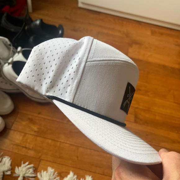 WHITE SIXHATS SNAPBACK - Picture 2 of 5